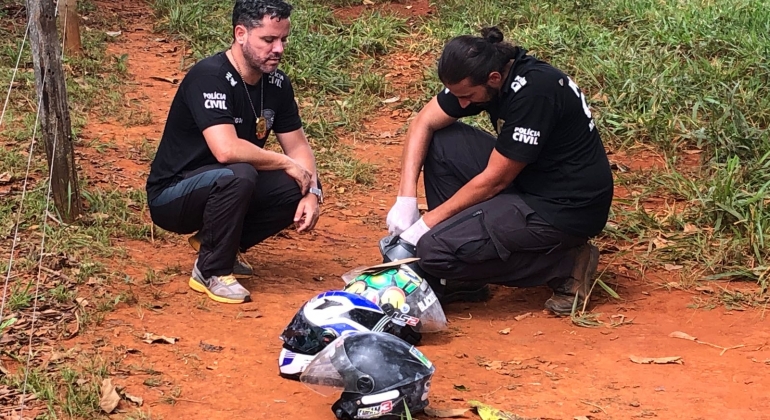 Corpo encontrado dentro de cova com tiro na cabeça e mãos e pés amarrados é identificado