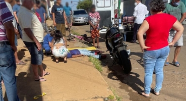  Condutor de motocicleta de 16 anos se envolve em acidente e pode ter fraturado perna e mão