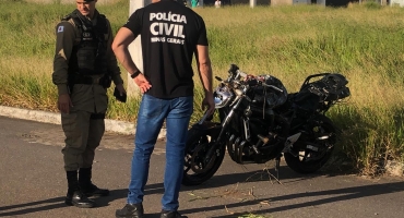 Pai morre e filho fica gravemente ferido em acidente com motocicleta em Patos de Minas 