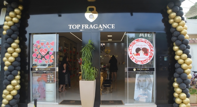 Loja Top Fragance completa 5 anos em Lagoa Formosa e presenteia clientes