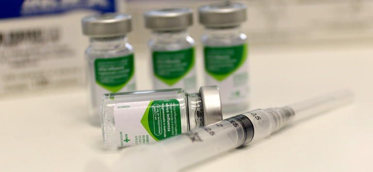 Secretaria de Saúde de Lagoa Formosa disponibiliza estoque de vacina contra a gripe para a população em geral 