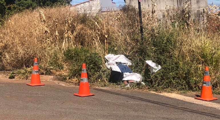 Homem de 66 anos morre na rua logo após sair de posto de saúde em Patos de Minas