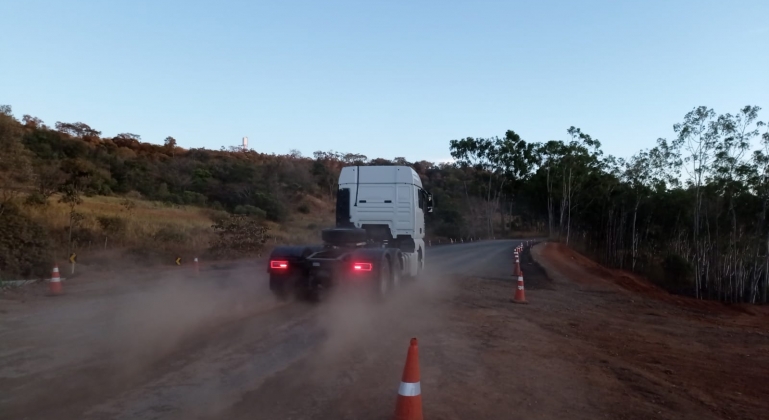 Após 6 meses: trânsito no trecho da MGC 354 entre Presidente Olegário e Patos de Minas é totalmente liberado   