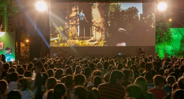 Cine Família na Praça estreia em Patos de Minas