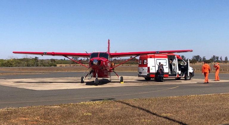 Mulher de 36 anos é transferida de Patos de Minas para Belo Horizonte em aeronave do Corpo de Bombeiros para receber transplante de coração 