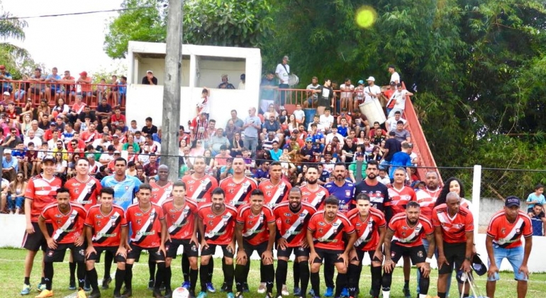 Com apoio da torcida Santa Cruz de Lagoa Formosa vence Vazante e lidera grupo A do Campeonato Regional 