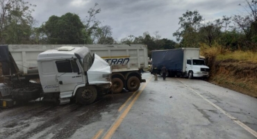 Acidente envolve seis veículos na BR-262 entre Campos Altos e Ibiá 