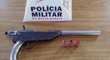 Homem é preso com arma depois de ameaçar esposa de morte, em Guimarânia