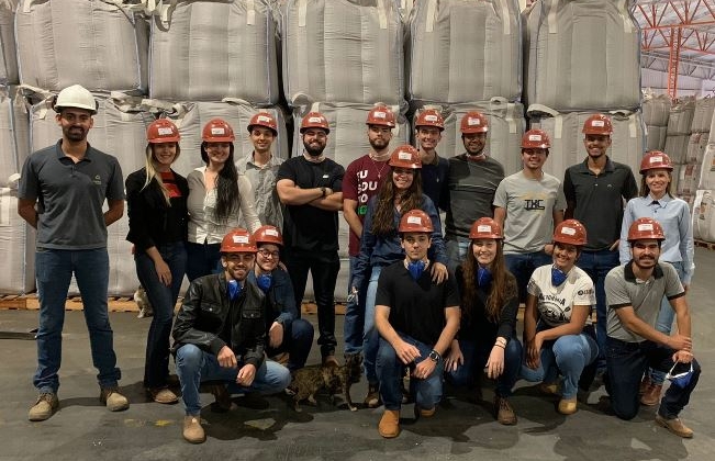 Alunos de Agronomia do UNIPAM realizam visitas técnicas à Auma Sementes e Redemaq Minas