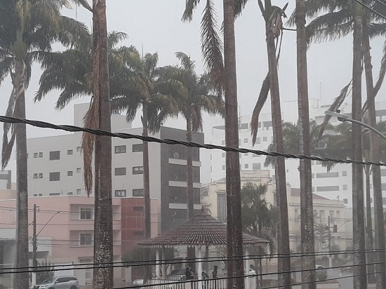 Chuva volta a cair em Patos de Minas após longo período de estiagem 