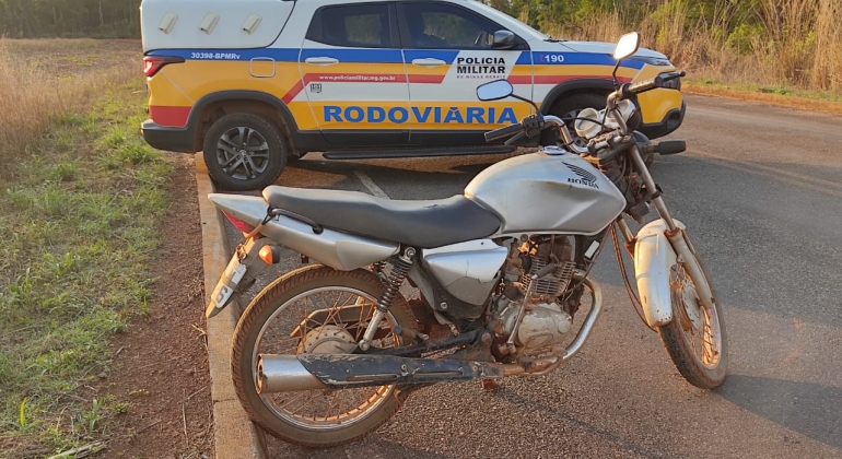 Motocicleta furtada em Uberlândia é recuperada pela Polícia Militar Rodoviária em Guimarânia 