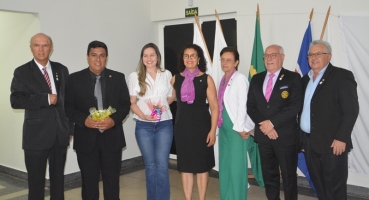 Rotary Club de Lagoa Formosa realiza reunião festiva para receber governador distrital e empossar novos membros 