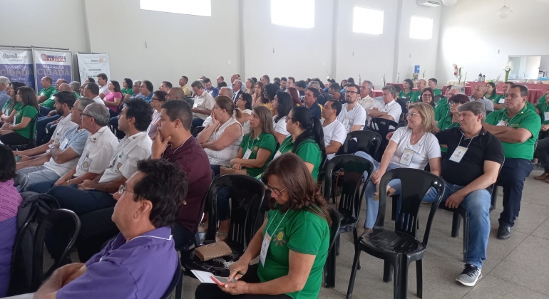 Rotary Club de Lagoa Formosa sedia Fórum Distrital de Desenvolvimento do Quadro Associativo