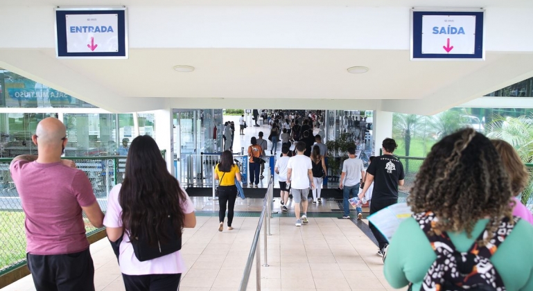Enem começa no próximo domingo com prova de redação Enem começa no próximo domingo com prova de redação