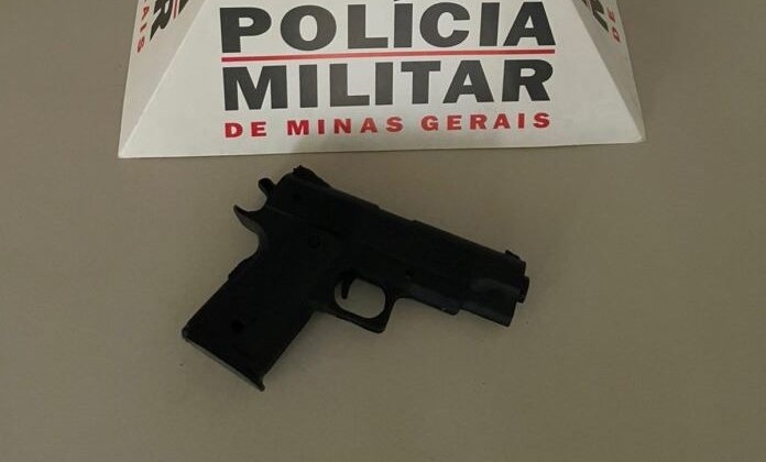 Carmo do Paranaíba – Operação da Polícia Militar realizada nesta segunda (8) termina com a prisão de 5 suspeitos