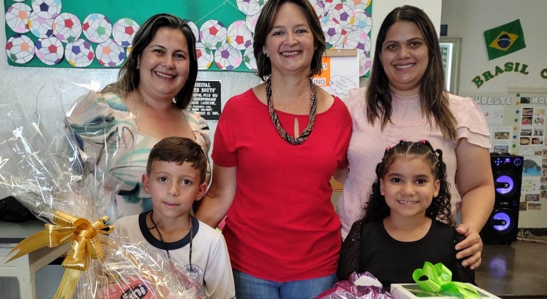 Projeto Soletrando da Escola Municipal Alzira Borges Souto se encerra com premiação aos vencedores 