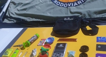 Carmo do Paranaíba – Jovem de 23 anos é preso por tráfico de drogas