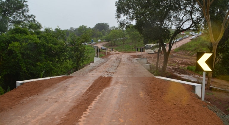 Prefeitura de Lagoa Formosa inaugura ponte na comunidade de Mataburrinhos 