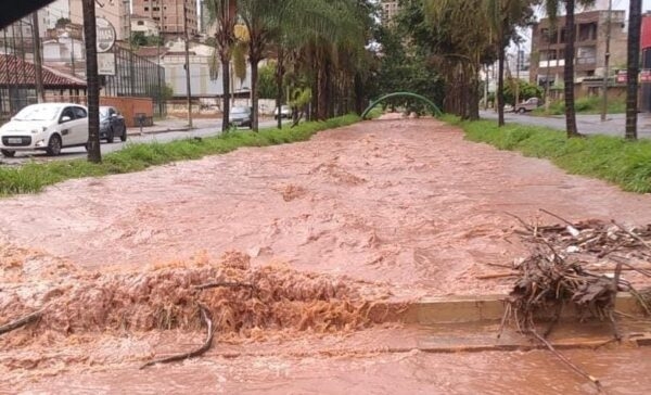 Licitação para retomar as obras de canalização do Córrego do Monjolo é concluída