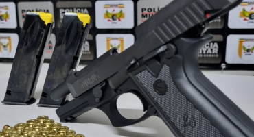  Polícia Militar Rodoviária apreende pistola e dezenas de munições na BR-142 em Serra do Salitre 