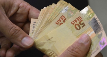 Salário mínimo sobe para R$ 1.302 em 1º de janeiro de 2023