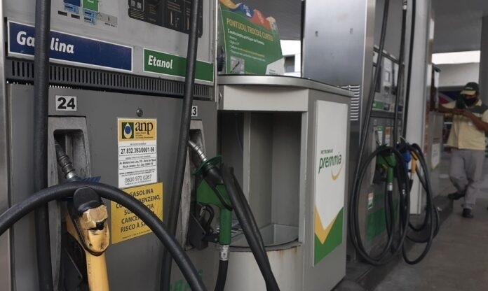 Gasolina subirá R$ 0,69 e etanol, R$ 0,26 com reoneração de combustíveis em 2023