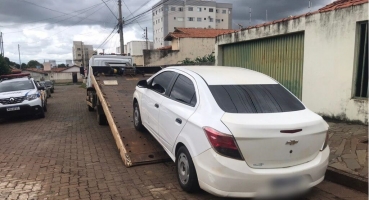 Veículo roubado em Presidente Olegário é abandonado após ser utilizado em assalto na cidade de Patos de Minas