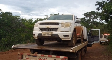 Polícia Militar recupera caminhonete roubada de fazenda no município de Presidente Olegário