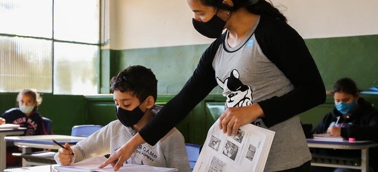 Estudantes têm até a próxima sexta-feira para confirmar matrícula na rede estadual de ensino de Minas Gerais Estudantes têm até a próxima sexta-feira para confirmar matrícula na rede estadual de ensino de Minas Gerais