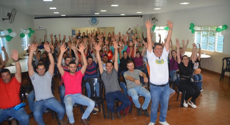 Lagoense realiza palestra motivacional em Carmo do Paranaíba