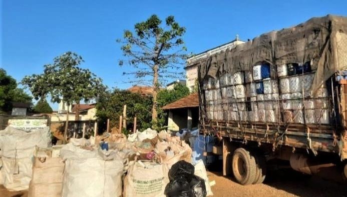 Emater-MG mobiliza produtores rurais para devolução de embalagens vazias de agrotóxicos
