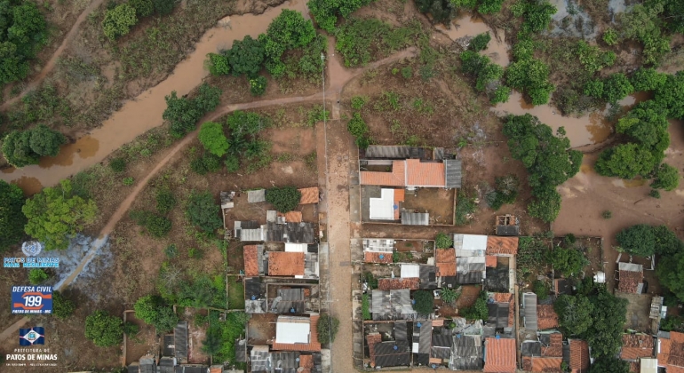 Enchente do Rio Paranaíba em Patos de Minas diminuiu e Corpo de Bombeiros monitora situação