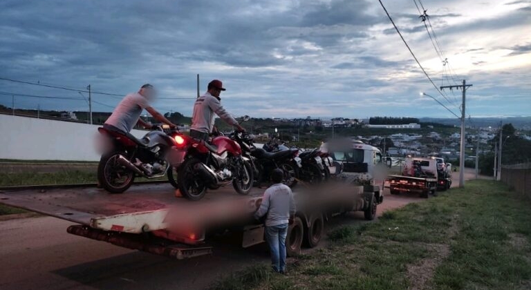 Parceria entre Polícia Militar de Patos de Minas e Associação de Moradores resulta em operação com sete motocicletas apreendidas