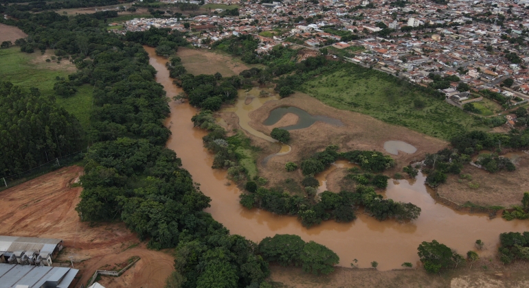 Após temporal em Patos de Minas Rio Paranaíba voltou a subir 