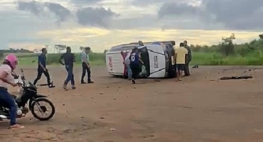 Policiais ficam feridos em acidente durante tentativa de abordagem a veículo em Varjão de Minas