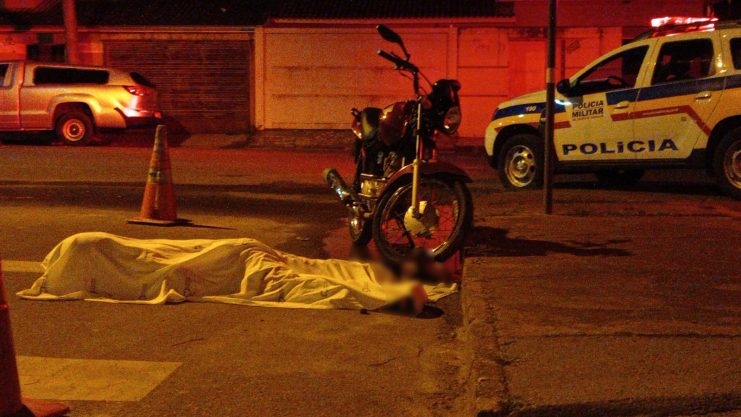 Motociclista de 22 anos morre após ser atingido por um tiro nas costas em Presidente Olegário