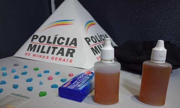 Jovens são presos com comprimidos de ecstasy, MDMA e lança perfume indo para festa de Carnaval, em Patos de Minas