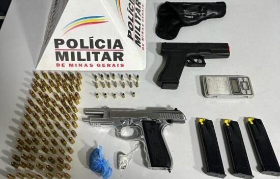 Polícia Militar de Patos de Minas encaminha três suspeitos de tráfico e porte de armas para a delegacia