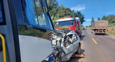 Batida frontal tira a vida de motorista de 42 anos na BR-365; outras duas pessoas ficaram feridas