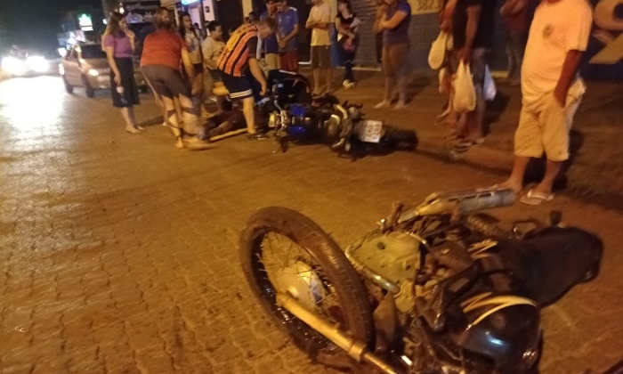 Acidente envolvendo duas motocicletas em Patos de Minas deixa condutores feridos 