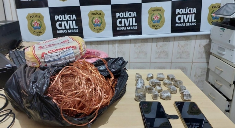 Polícia Civil de Patos de Minas cumpre mandado de busca e apreensão e prende homem por tráfico de drogas e receptação