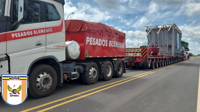 Carmo do Paranaíba: carreta que transportava transformador de energia é flagrada transitando em situação irregular na BR-352