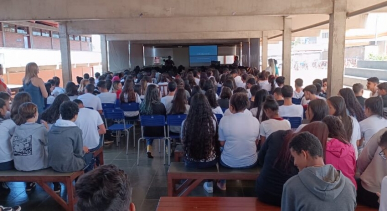 Atividades de conscientização sobre consumo consciente da água é realizada com estudantes de Patos de Minas e região 