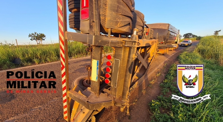 Rodotrem tomba e interdita a MG-188 no município de Coromandel