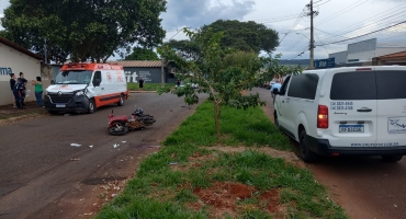 Condutor de motoneta inabilitado morre após atingir ambulância do SAMU em Patos de Minas