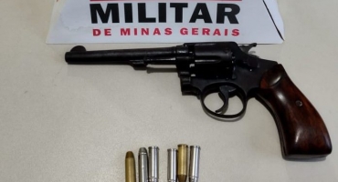 Carmo do Paranaíba – Adolescente de 15 anos é apreendido no bairro Santa Cruz com arma de fogo