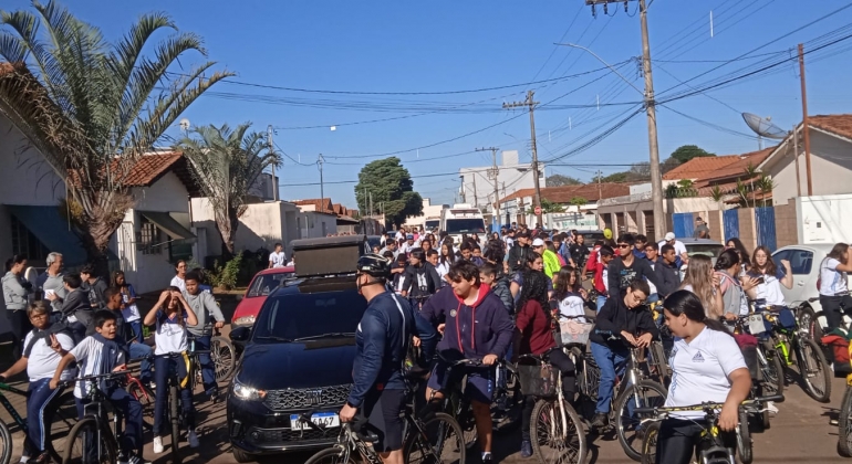 Secretaria de Saúde de Lagoa Formosa e colaboradores realizam o 1º Passeio Ciclístico do Maio Amarelo 