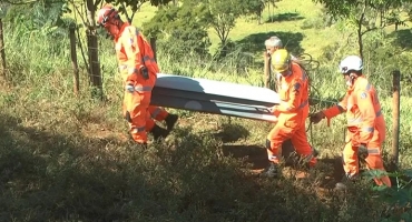 Homicídio - Corpo de rapaz desaparecido é encontrado em grota do bairro Residencial Monjolo em Patos de Minas