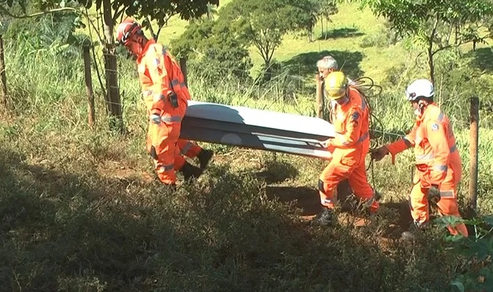 Homicídio - Corpo de rapaz desaparecido é encontrado em grota do bairro Residencial Monjolo em Patos de Minas