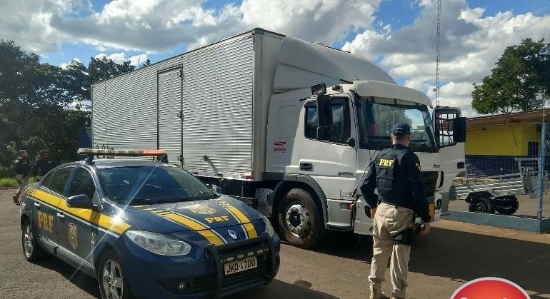 Operação Corpus Christi: PRF fiscaliza uso do cinto de segurança nas estradas